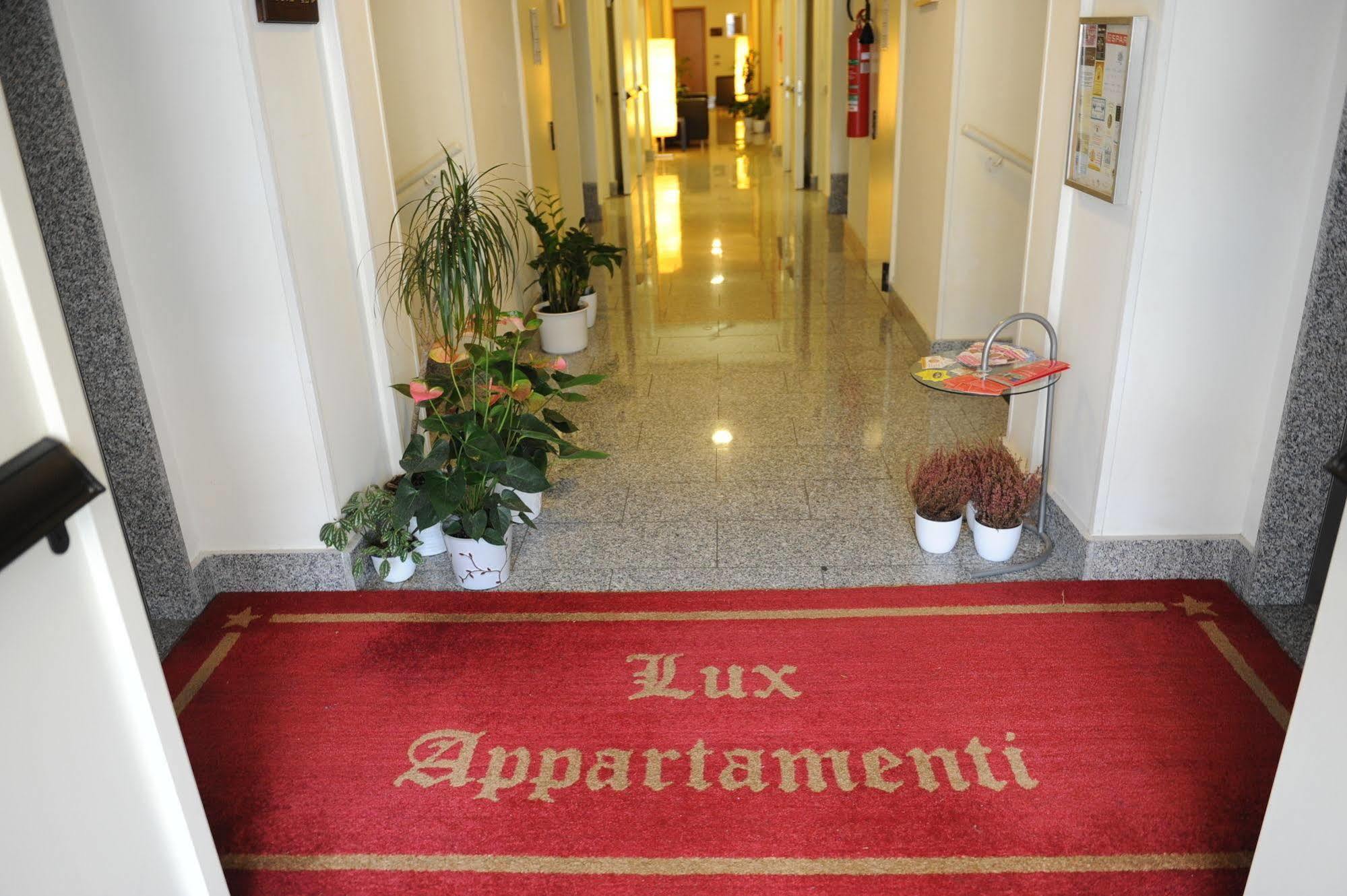 Lux Appartamenti Рим Экстерьер фото